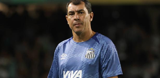 Carille crítica exagero em críticas e atribui aumento de pressão no Corinthians.