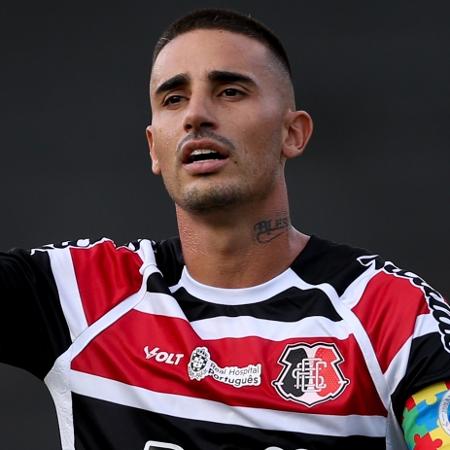 Thiago Galhardo, jogador do Santa Cruz, durante jogo contra o ABC - Marlon Costa/AGIF