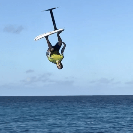 Nikolas Plytas acerta double backflip no foil Nikolas Plytas acerta double backflip no foil