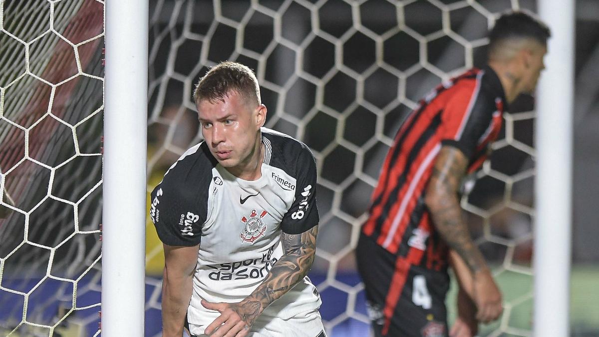 Corinthians sofre 4° transfer ban após dívida de R$ 6 mi por Charles