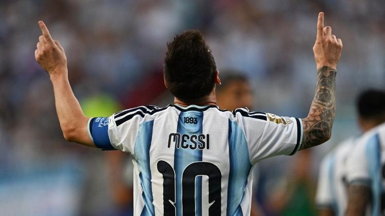 Messi, da Argentina, comemora gol contra a Argélia na Copa do Mundo