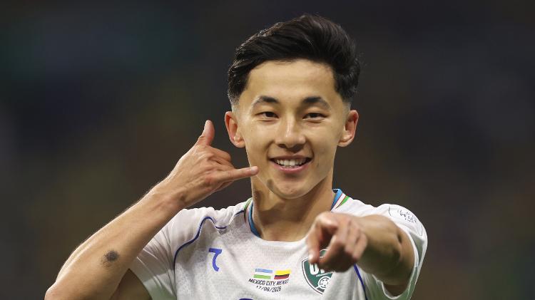 abbosbek-fayzullaev-celebra-gol-em-uzbequistao-x-colombia-duelo-da-copa-do-mundo-1781753439523_v2_750x421 Colômbia domina Uzbequistão na Copa e Luis Díaz brilha em estreia histórica