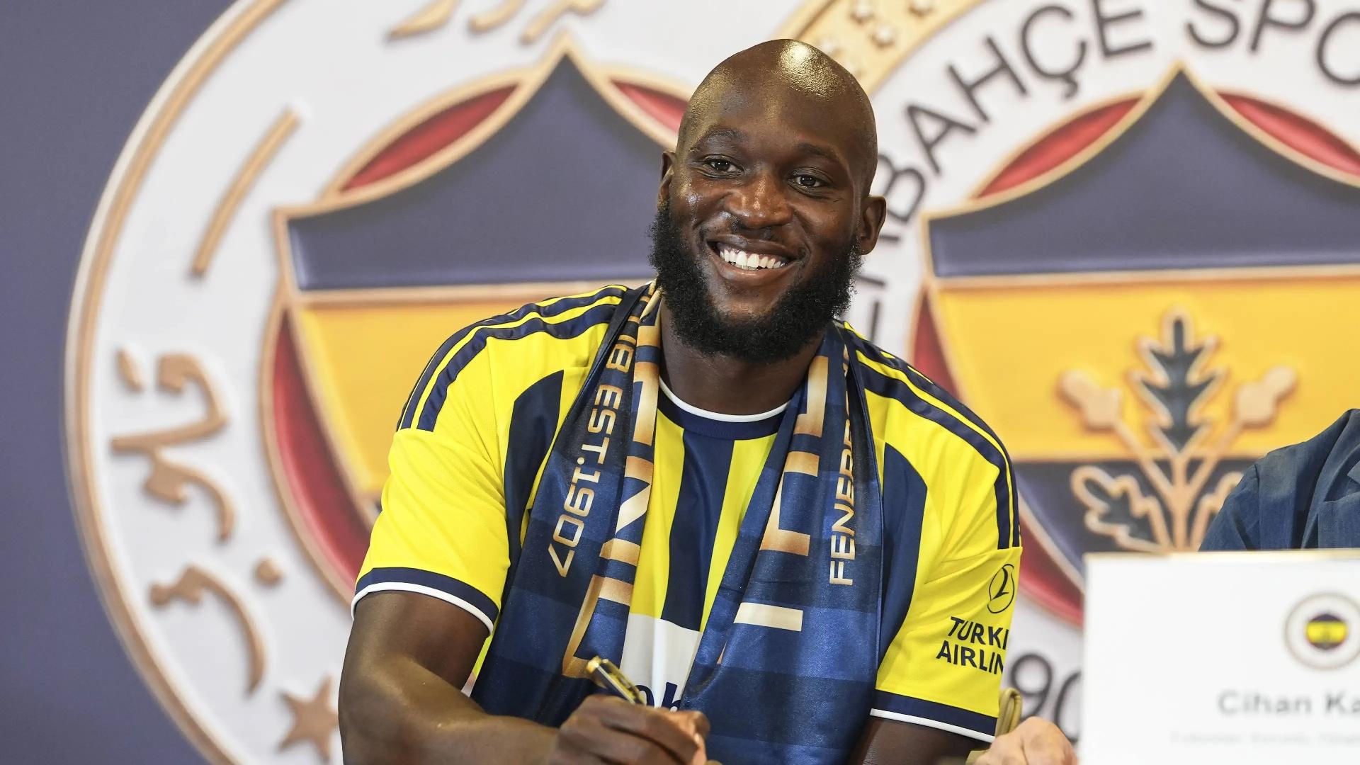 Romelu Lukaku já movimentou R$ 2,3 bilhões em transferências ao longo da carreira - undefined