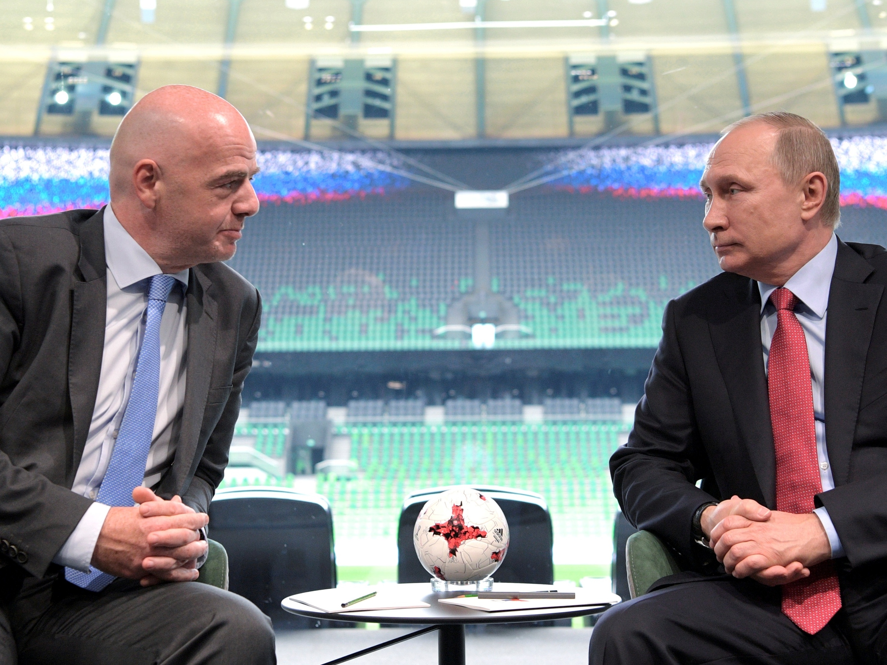 Fifa deve suspender as seleções russas por invasão à Ucrânia, diz fonte -  ISTOÉ DINHEIRO