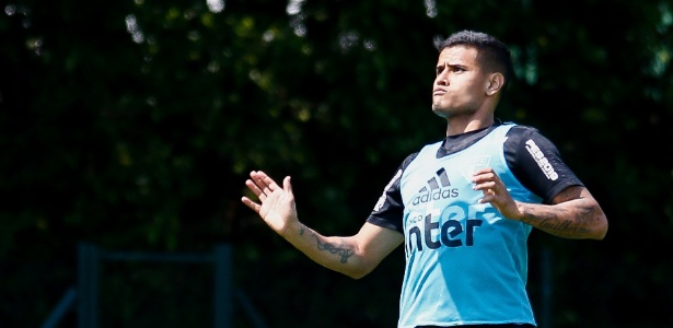 Retorno contra o Botafogo depende apenas do bem-estar de Everton nos treinos - Marcello Zambrana/AGIF