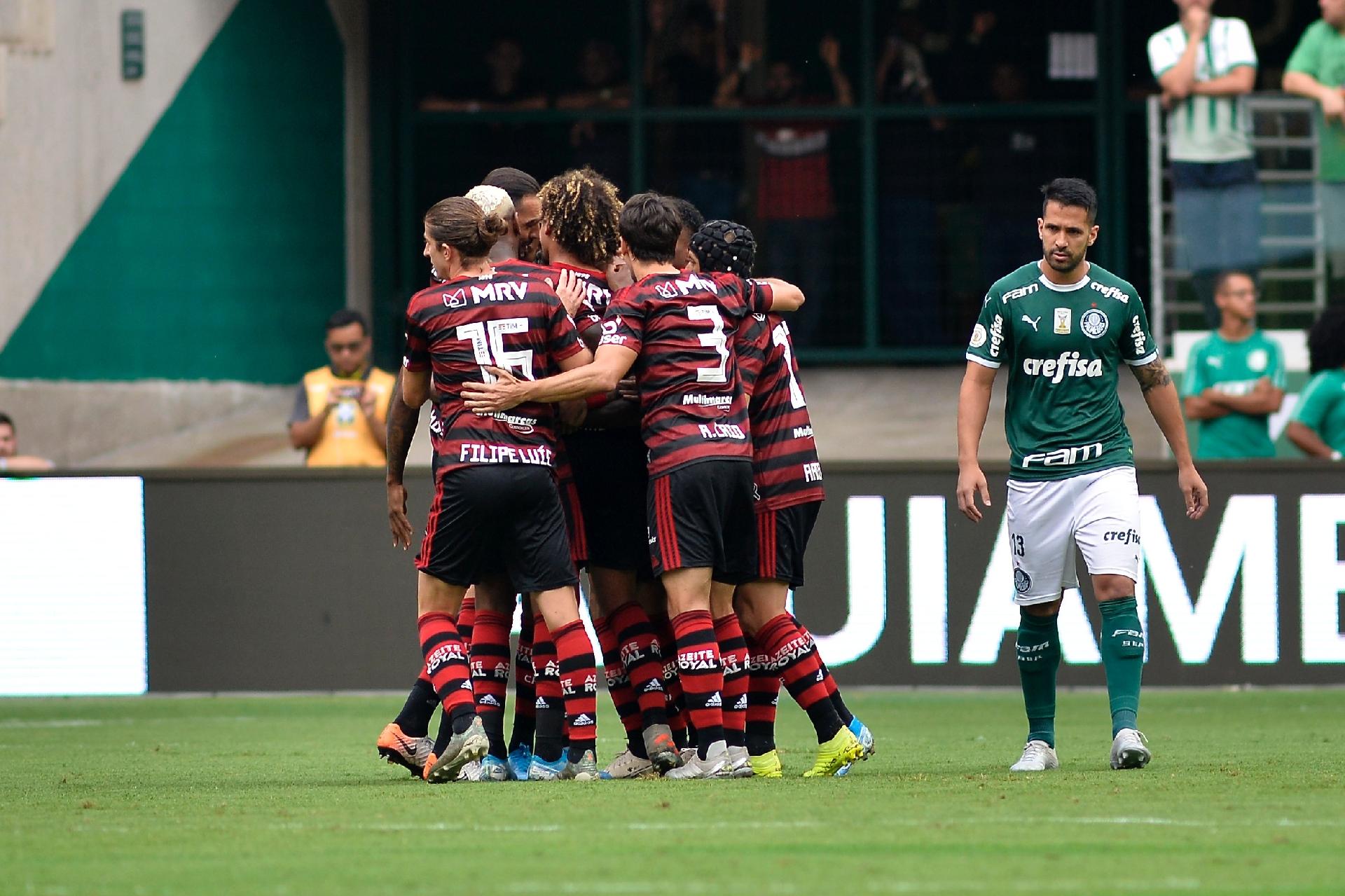 Mengão escalado para o duelo contra o Palmeiras; confira