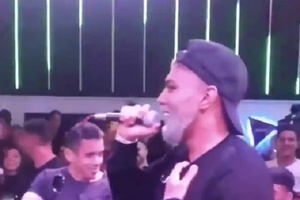 Vídeo mostra Rafinha e Gabigol provocando Palmeiras: