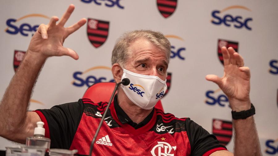 Bernardinho é apresentado no Flamengo - Marcelo Cortes / Flamengo