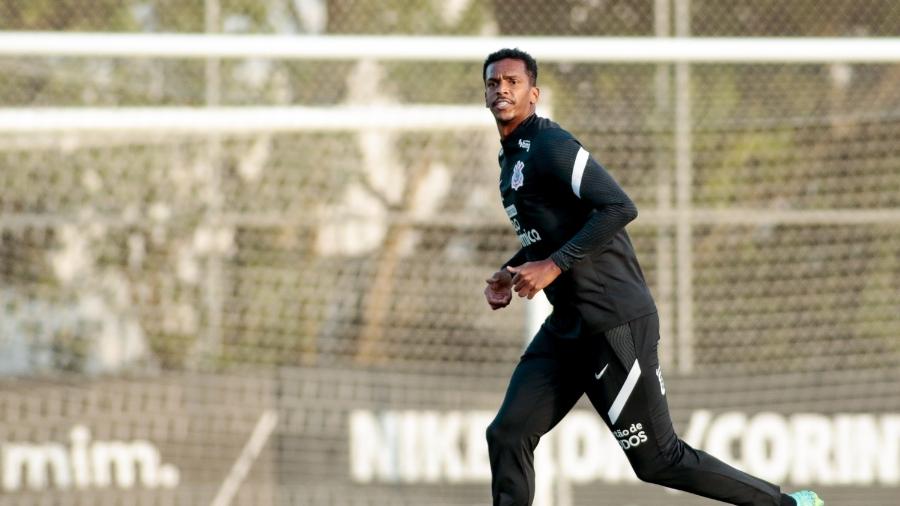 Jô voltou aos treinos com bola no CT Joaquim Grava  - Rodrigo Coca/ Ag. Corinthians 