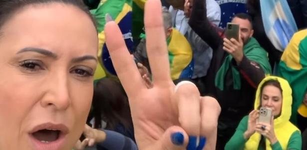 Campeã olímpica Maurren Maggi participa de manifestação golpista em São Paulo