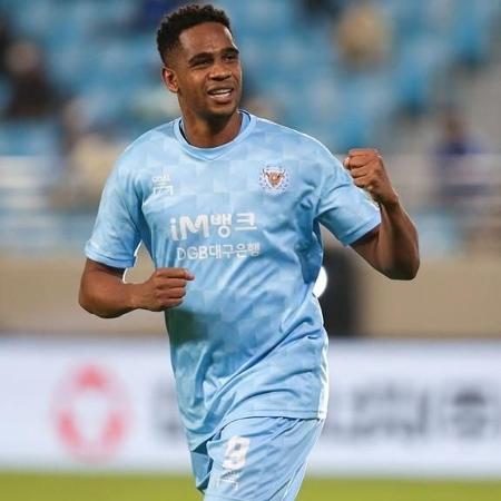 Atacante Edgar, atua no Daegu, da Coreia do Sul - Daegu FC. - Daegu FC.