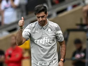 PVC: Abel mexeu muito cedo no Palmeiras, mais do que mexeu mal 