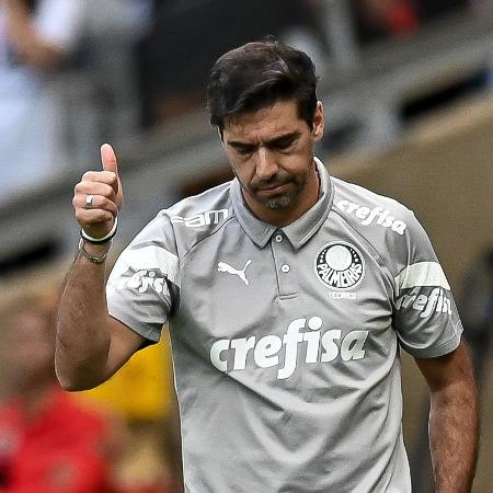 Abel Ferreira definiu escalação do Palmeiras