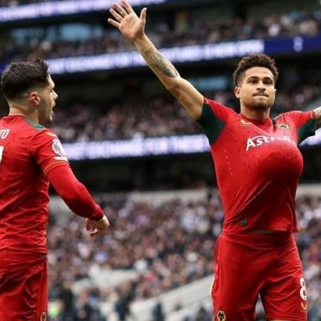 João Gomes comemora na vitória sobre o Tottenham