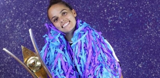 Corinthians negocia renovação com campeãs olímpicas em meio ao interesse do mercado.