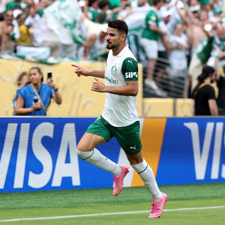 Flaco Lopez comemora após marcar para o Palmeiras contra o Al Ahly pelo Mundial de Clubes Flaco Lopez comemora após marcar para o Palmeiras contra o Al Ahly pelo Mundial de Clubes