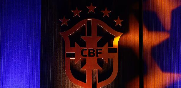 Como a 'central de transferências' da CBF atua no fechamento da janela
