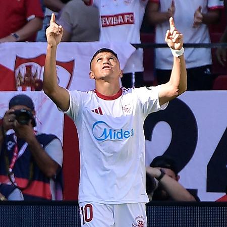 Alexis Sánchez, ex-Barça, abriu a contagem para a goleada do Sevilla Alexis Sánchez, ex-Barça, abriu a contagem para a goleada do Sevilla