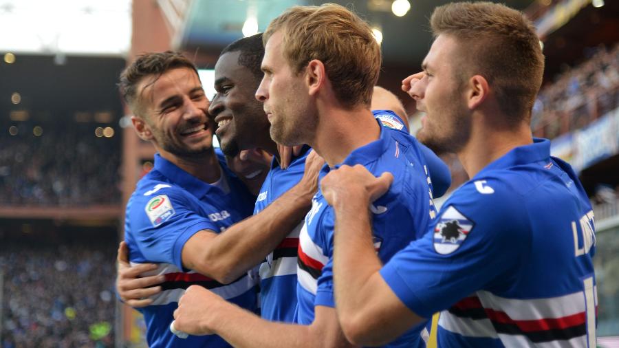 Jogadores da Sampdoria, comemoram gol no Campeonato Italiano - Paolo Rattini/Getty Images
