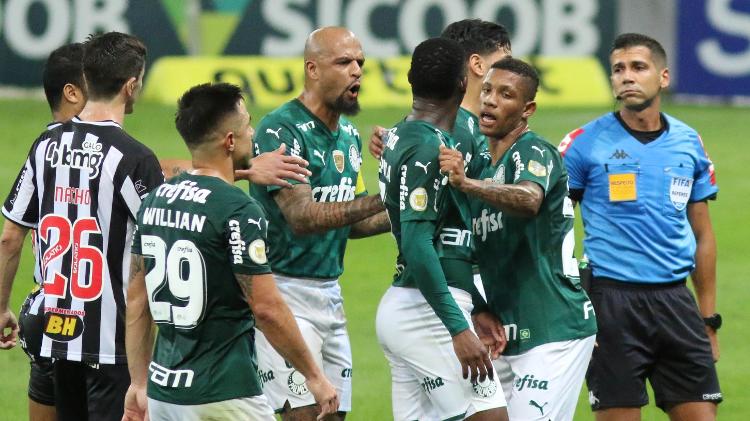 Bruno Arleu de Araújo expulsa Patrick de Paula em Atlético-MG x Palmeiras pelo Brasileirão