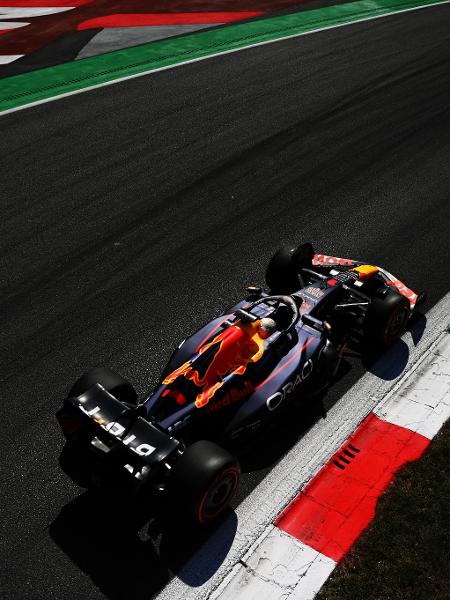 O piloto da Red Bull Max Verstappen durante treino livre do GP da Itália de Fórmula 1