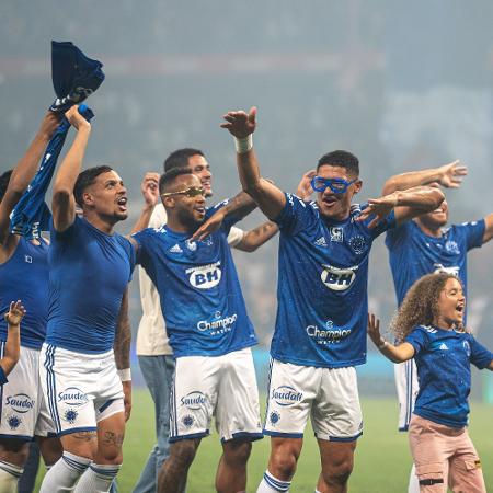 Cruzeiro chega ao seu 11º título nacional com a conquista da Série B -  Superesportes