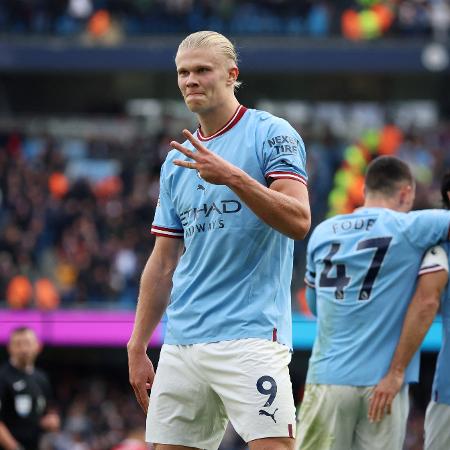 Haaland comemora seu terceiro gol em Manchester City x Manchester United - REUTERS/Phil Noble