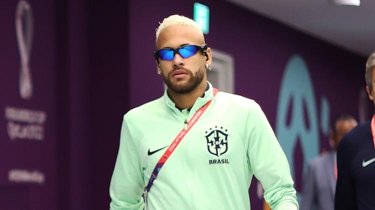 Neymar chegou ao estádio Cidade da Educação com um óculos estiloso - Reprodução/FIFA - Reprodução/FIFA