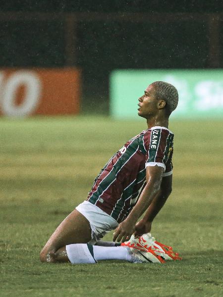 Isaac comemora gol pelo Fluminense contra o Nova Iguaçu pelo Carioca