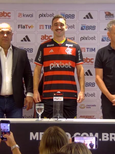 Léo Ortiz é apresentado como reforço do Flamengo