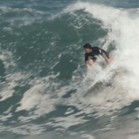 Gabriel Medina volta a surfar no mar após cirurgia - Instagram/@gabrielmedina