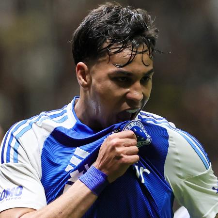 Fabrício Bruno iniciou vitória fora de casa com um golaço, e Kaio Jorge completou 2 a 0