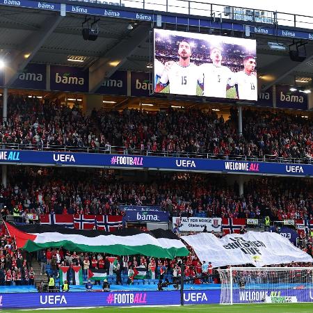 Torcida da Noruega faz protesto pró-Palestina durante jogo contra Israel nas Eliminatórias Torcida da Noruega faz protesto pró-Palestina durante jogo contra Israel nas Eliminatórias