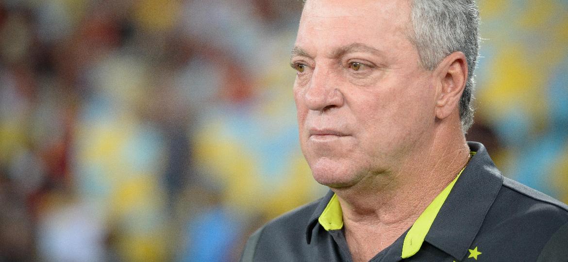 Abel Braga vem aproveitando situações de troca de jogadores para melhorar relação de atletas com as arquibancadas - Alexandre Vidal/Divulgação