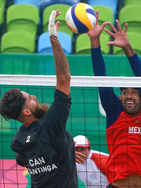 Michael Plantinga joga com o dedo quebrado no vôlei de praia - Jose Barragan / Lima 2019