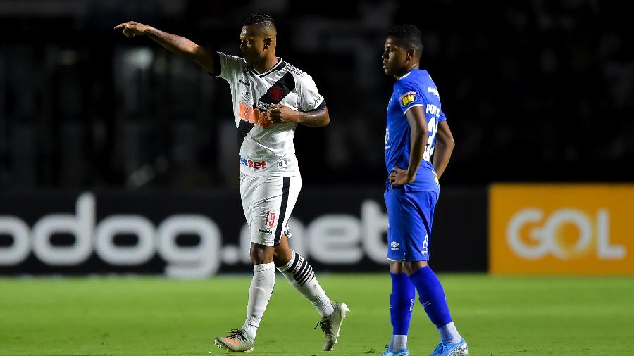 Autor do gol da vitória sobre o Cruzeiro, Guarín será desfalque no Vasco diante do Bahia - Thiago Ribeiro/AGIF
