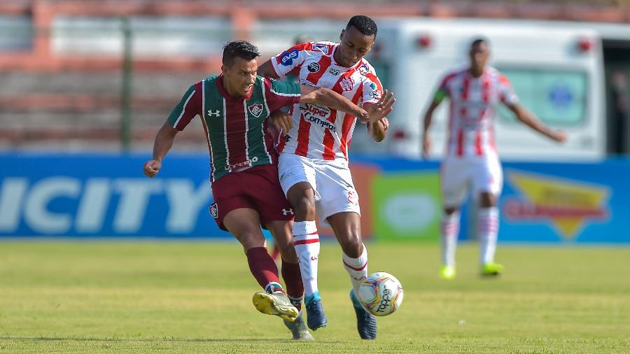 Henrique iniciou a temporada como titular, mas perdeu espaço e hoje é reserva do Fluminense - Thiago Ribeiro/AGIF