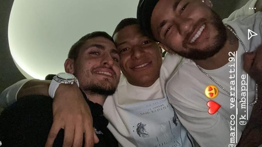 Verratti, Mbappé e Neymar comemoram vaga nas quartas da Liga dos Campeões na casa do craque brasileiro - Reprodução/Instagra