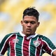 12/07/2020 - Fluminense x Flamengo - Evanilson, jogador do Fluminense, entre Gabigol e Arão, do Flamengo - Thiago Ribeiro/AGIF