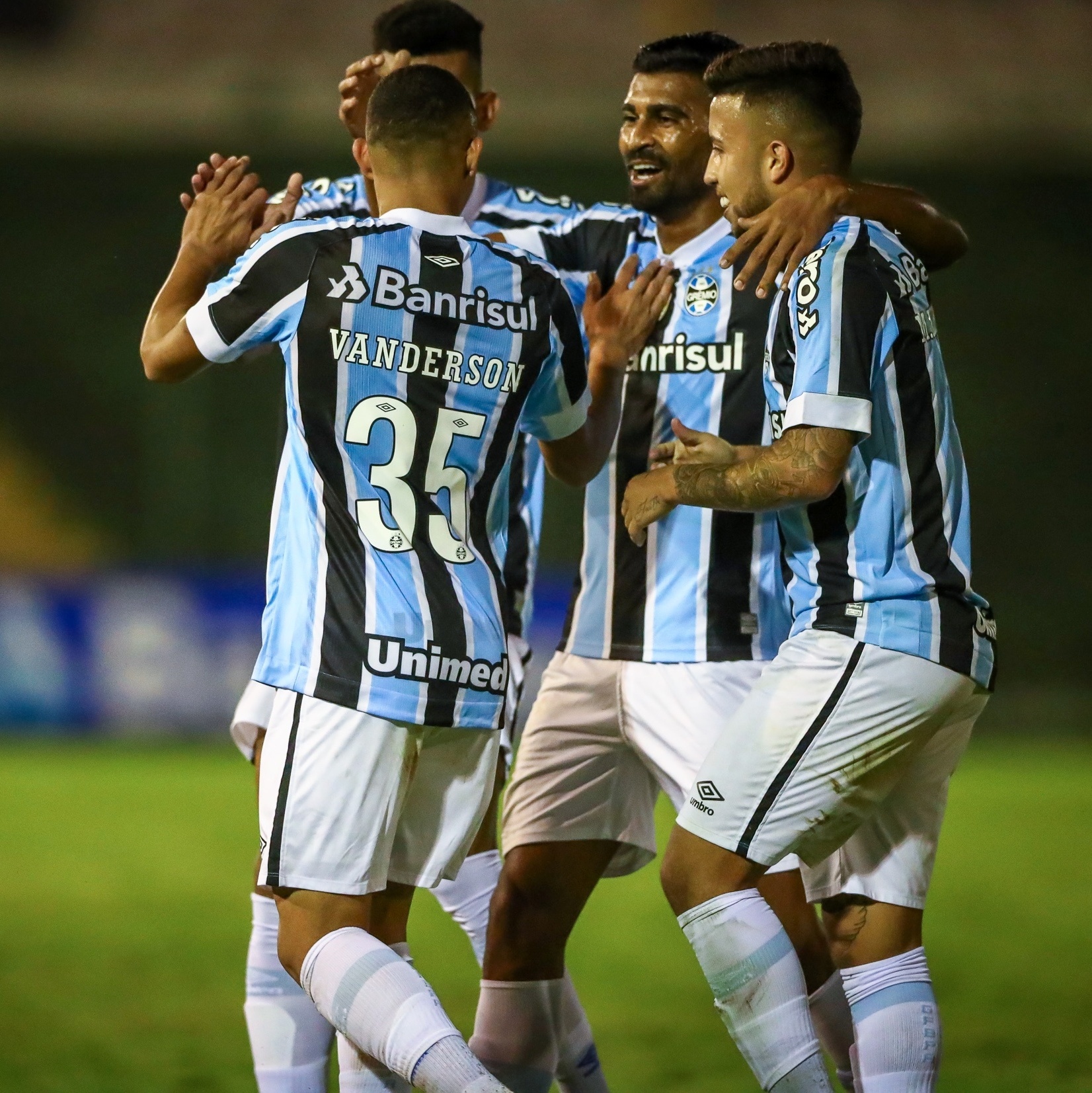 Grêmio pode ter atacante de 19 anos como titular contra o Ypiranga, no  sábado