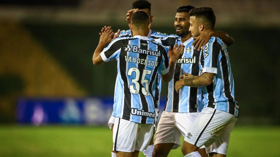 Jogadores do Grêmio comemoram gol na partida contra o Ypiranga, pelo Campeonato Gaúcho - LUCAS UEBEL/GREMIO FBPA