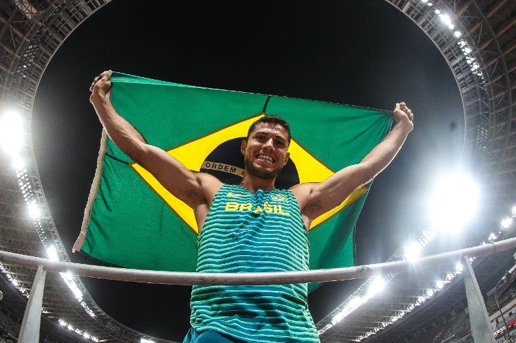 Thiago Braz é medalha de bronze no salto com vara em Tóquio