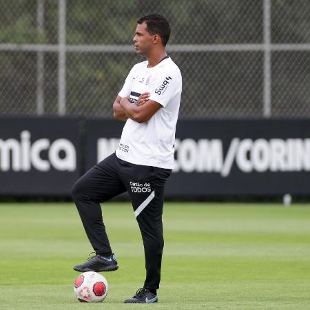 Fernando Lázaro vai para seu quarto jogo seguido como técnico interino do Corinthians  - Rodrigo Coca/ Ag. Corinthians 