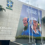 Sede da CBF homenageia Zagallo com painel na fachada - undefined