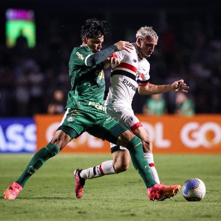 Calleri e Gómez em ação no clássico São Paulo x Palmeiras, pelo Brasileirão - Victor Froes/Ag. Estado