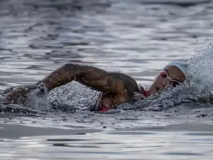 Maratona Aquática: horário e onde assistir Ana Marcela na luta por medalha