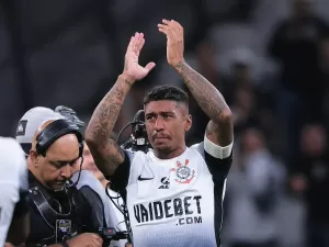 Paulinho chora e se declara ao Corinthians: 'Fico pensando se mereço tudo'