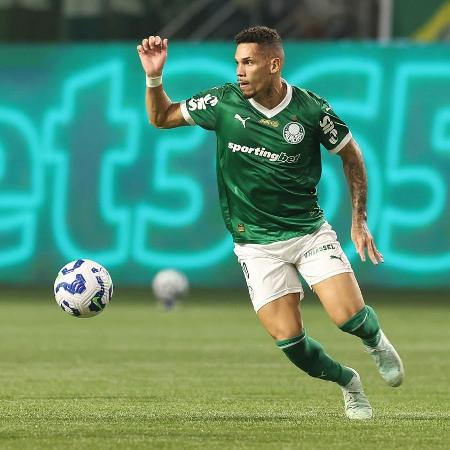 Paulinho fez sua partida com mais minutos pelo Palmeiras diante o Bahia Paulinho fez sua partida com mais minutos pelo Palmeiras diante o Bahia