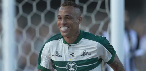 Transmissão ao vivo de Coritiba x Chapecoense pelo Brasileirão: veja onde assistir