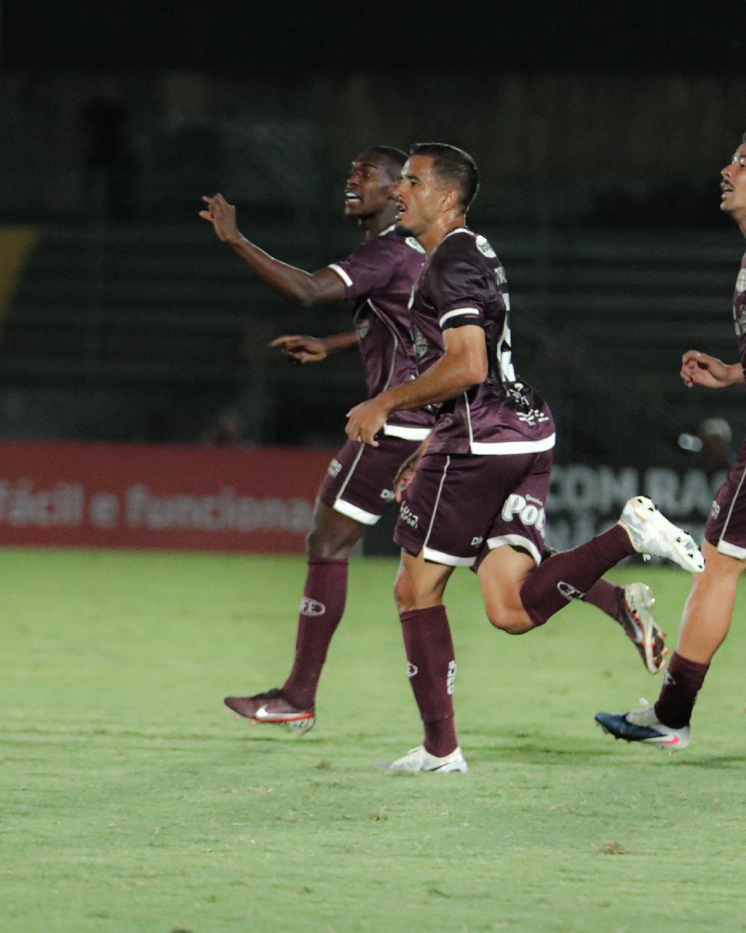 Fau, da Ferroviária, provocou os reservas do Maringá ao comemorar gol na final da Série C - undefined